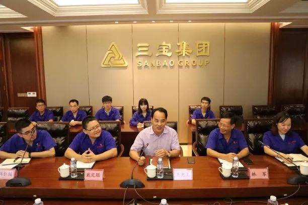 税企共建话党建，减税降费促发展